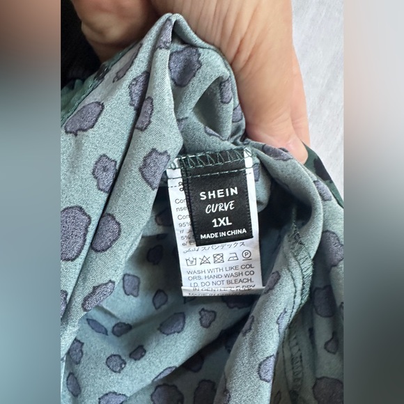 Cute romper from Shein Size 1XL - Picture 3 of 3